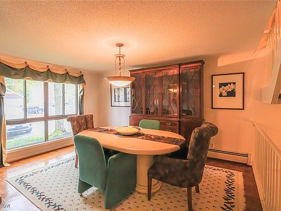 3rd image of 17552 Fairlawn Dr
