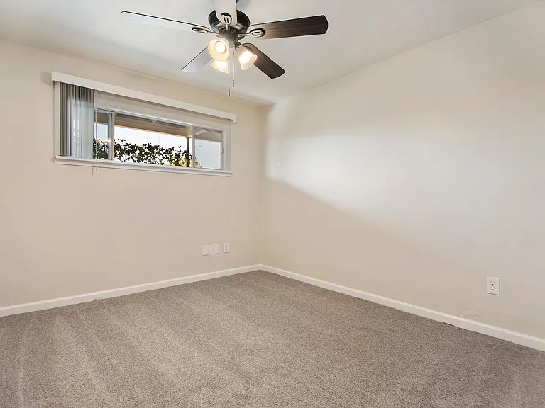 2045 E Don Carlos Ave — Photo 25