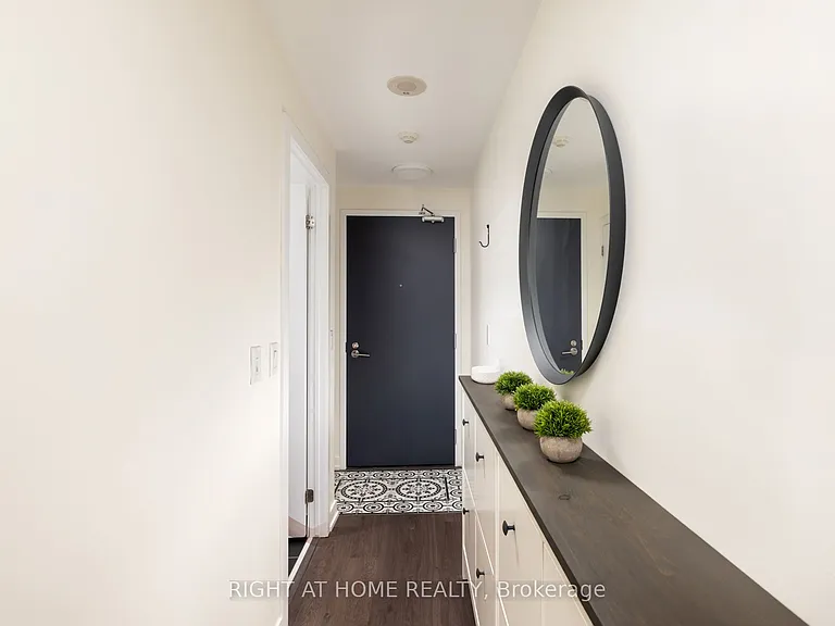 105 George St E #1912 — Photo 1