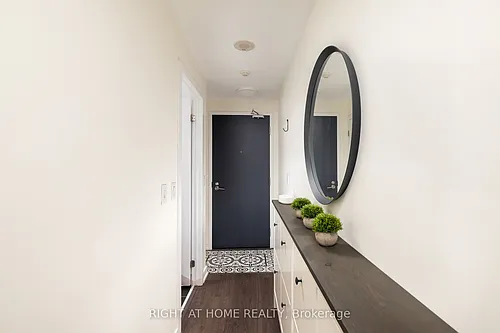 105 George St E #1912 Photo 1