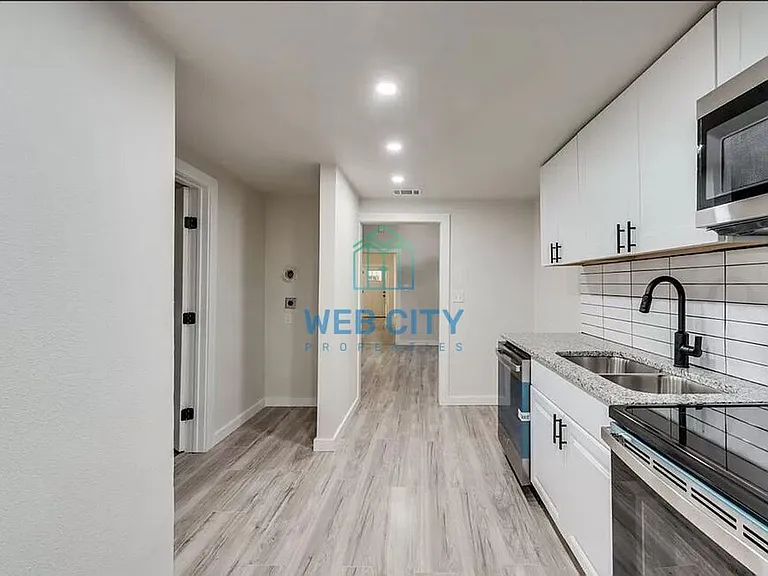 2826 Casey St — Photo 7