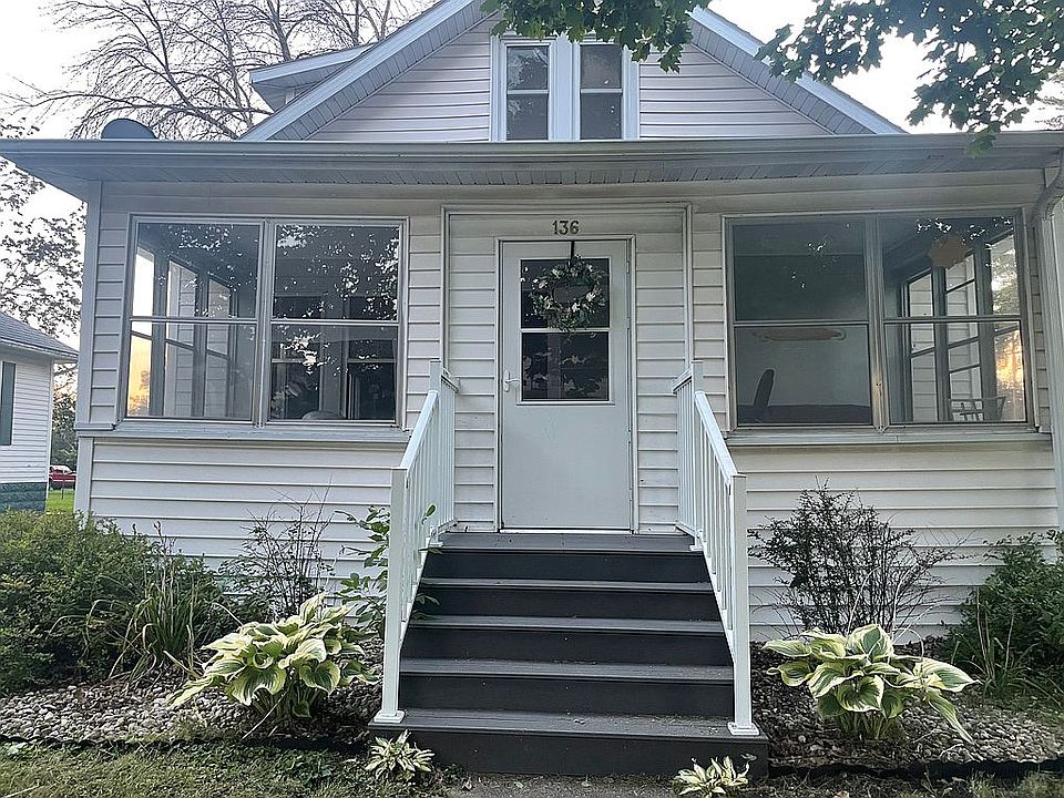 1st image of 136 5th Ave NE