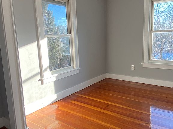 4th image of 181 Ulster Ave #2