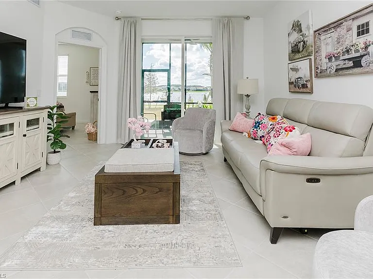 5555 Double Eagle Cir #3918 — Photo 3