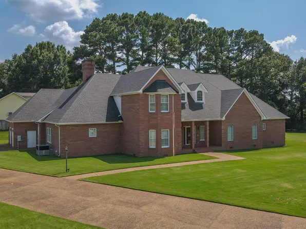 206 S Dodd Dr, Martin, TN 38237