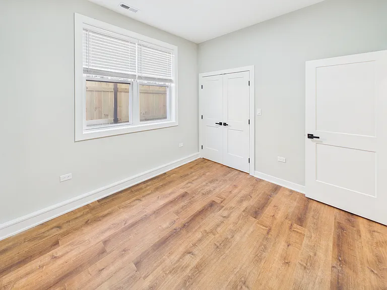 2236 W Cermak Rd #1R — Photo 31