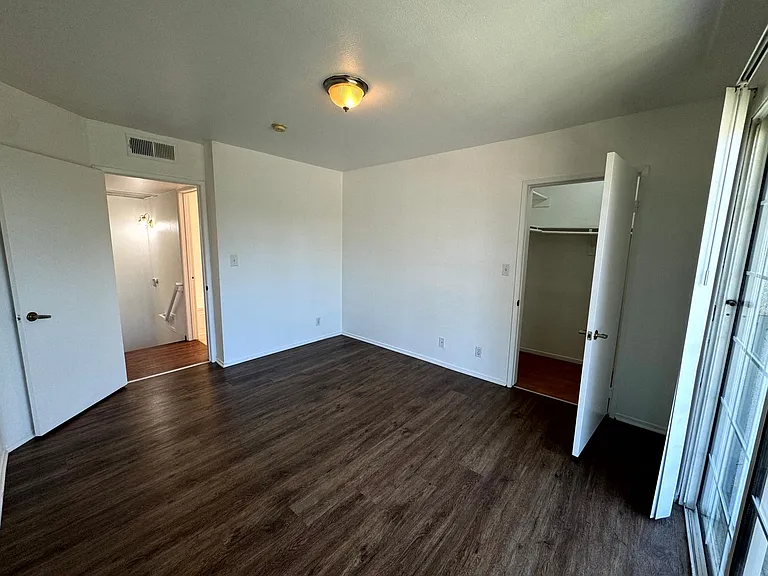 12048 Culver Blvd — Photo 17