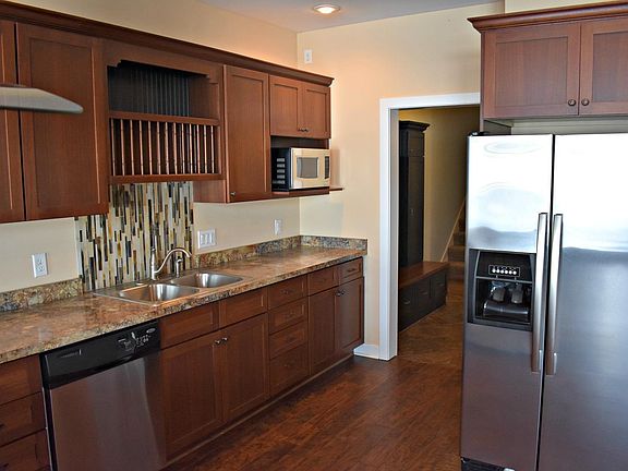 5th image of 571 Riverwood Dr SW