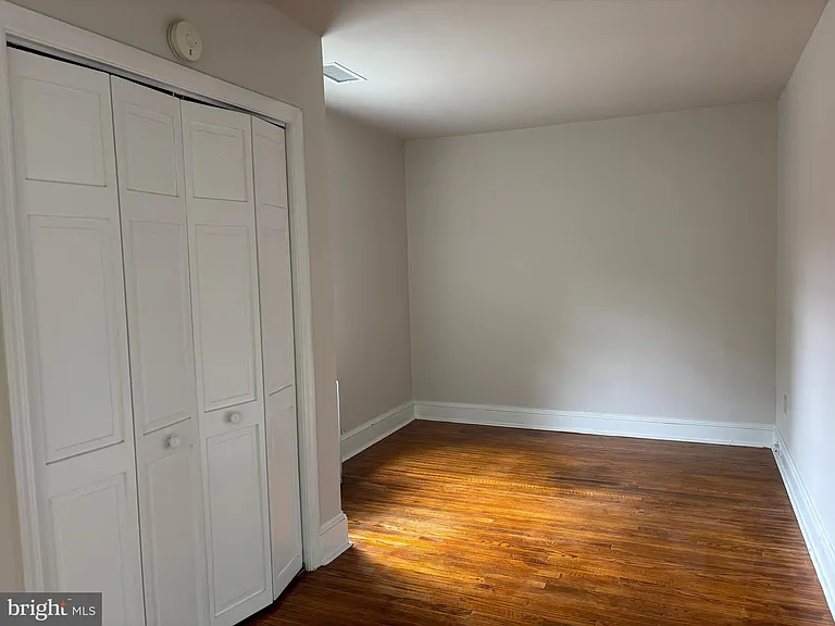 132 Plant Ave — Photo 11