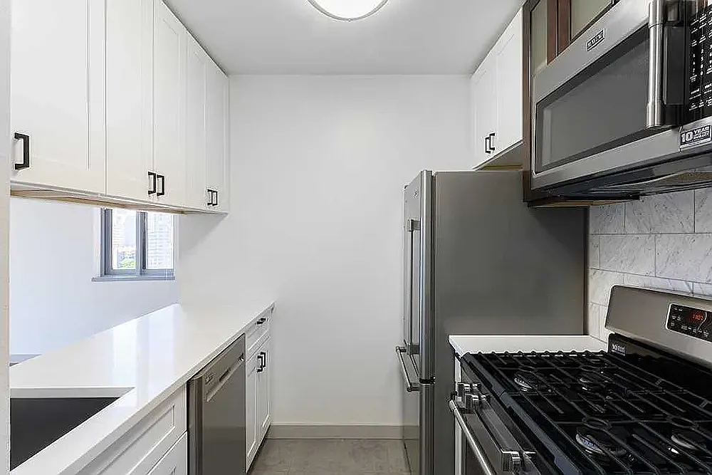 10-40 River Road — Photo 4
