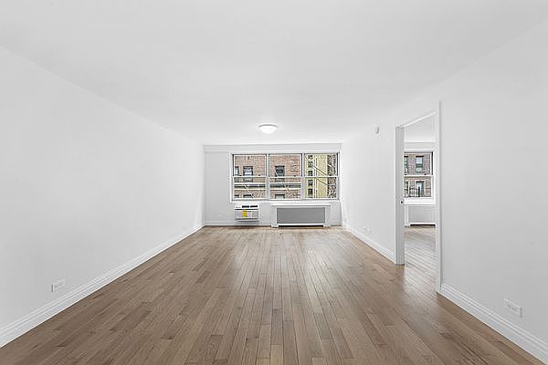 1st image of 210 W 89th St #6S