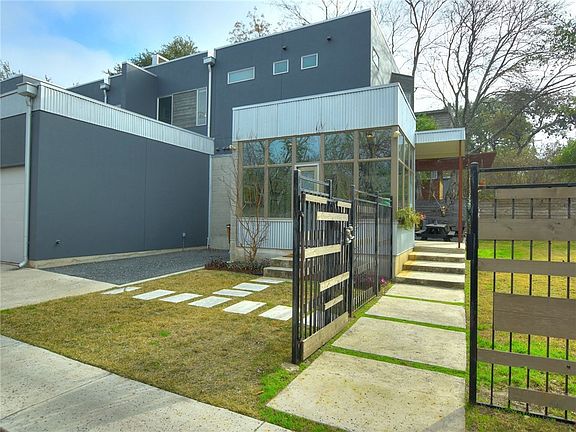 3rd image of 902 S Center St Unit 1-A