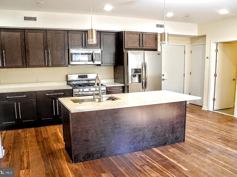 934 S 5th St #B2 — Photo 1