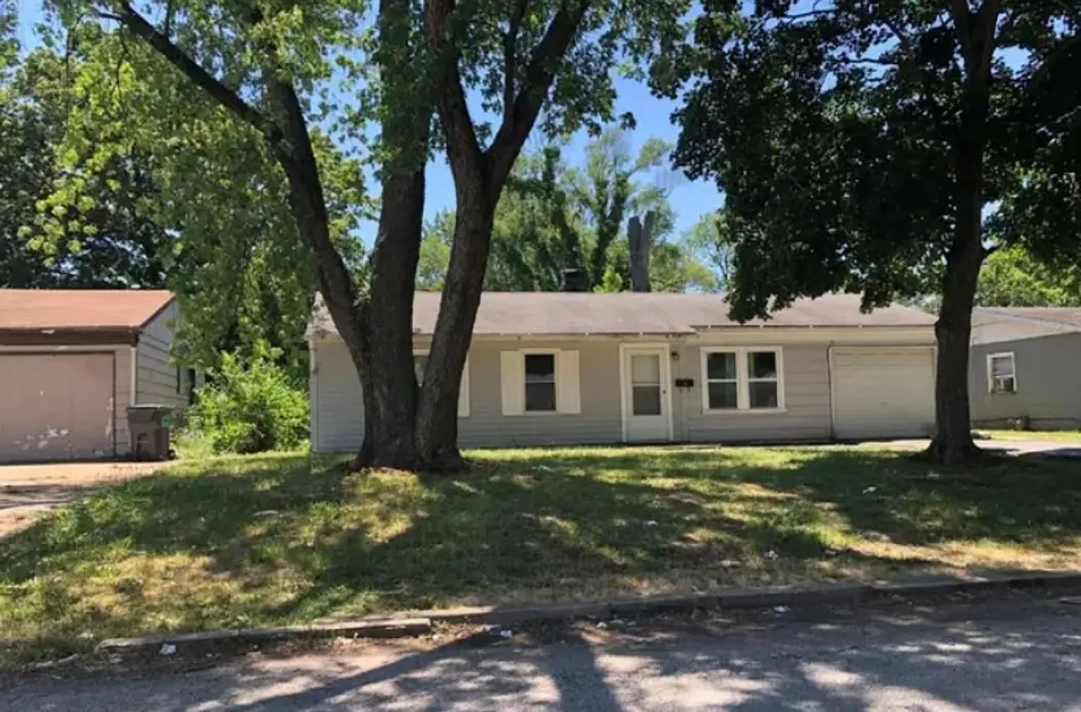 15 Westwood Dr photo 1