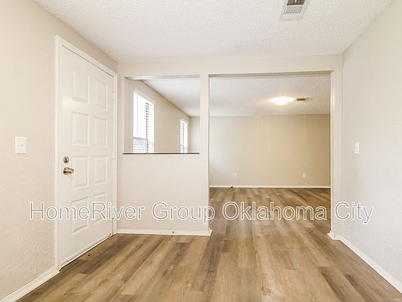 3rd image of 616 Champion Ln