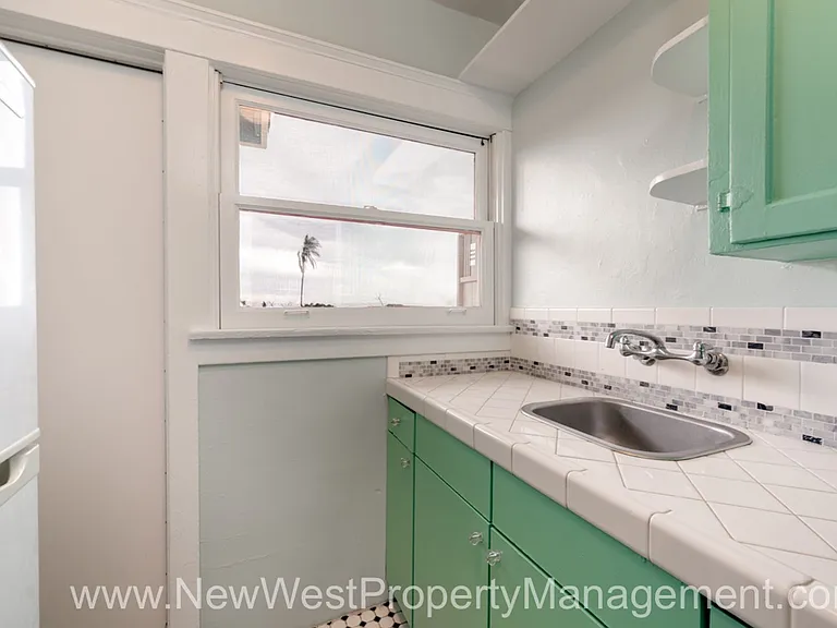 2419 Market St #B — Photo 11