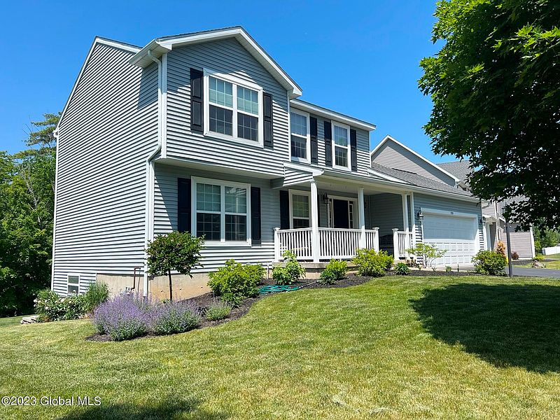 2nd image of 909 Ridgeview Circle