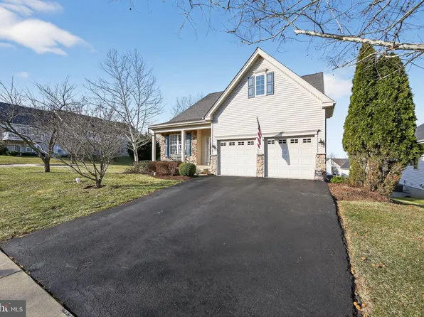 293 Gaston Ln, Coatesville, PA 19320
