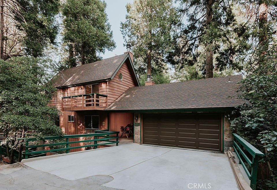 1st image of 365 Dolly Varden Dr