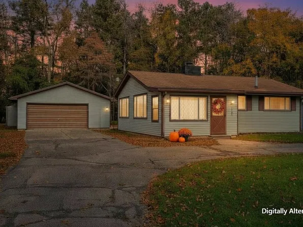 11752 S Lake Side Dr, Jerome, MI 49249