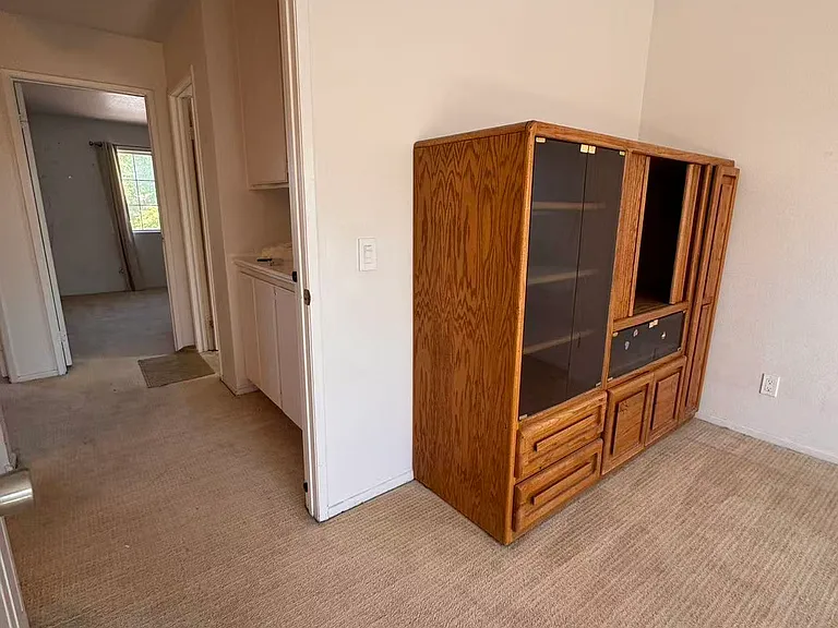 2512 Overland Ave — Photo 9