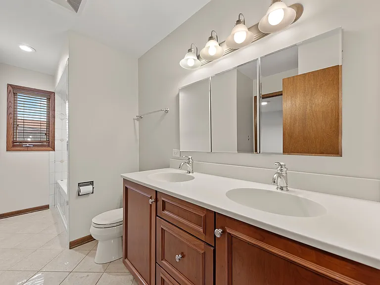 526 S 6th Ave — Photo 12