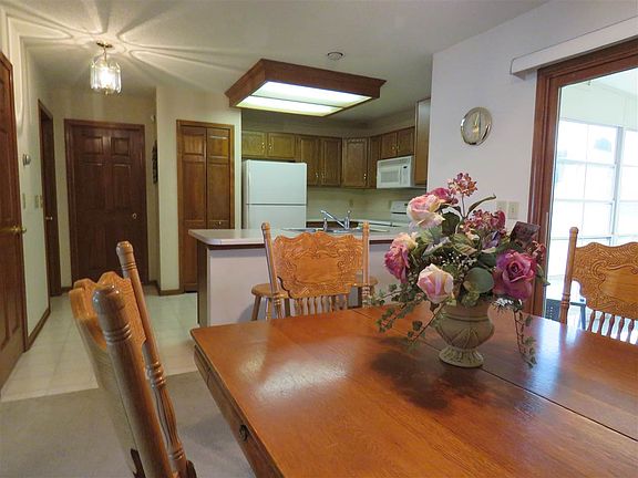 4th image of 2124 Hacienda Dr