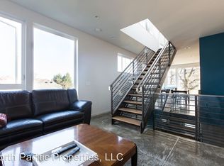 128 18th Ave E, Seattle, WA 98112