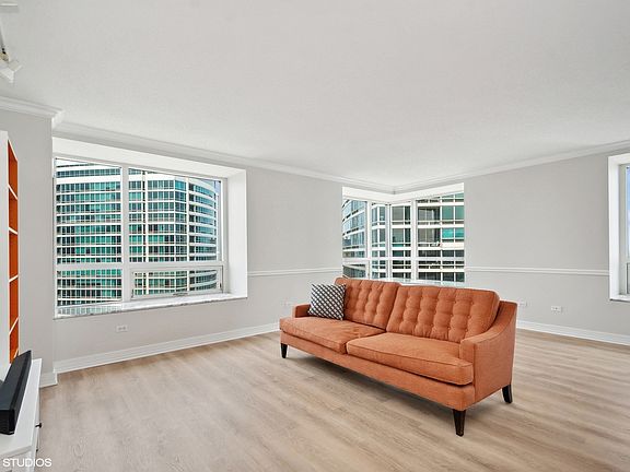 4th image of 512 N McClurg Ct APT 3601