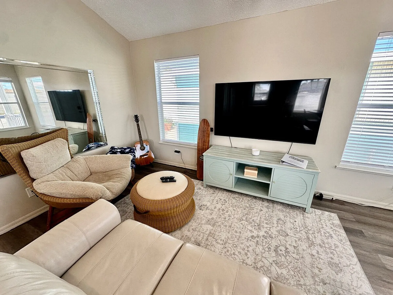 2 bed, 2.0 bath, $3,846 — Photo 3