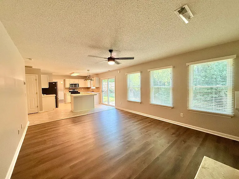 301 Siena Dr — Photo 12