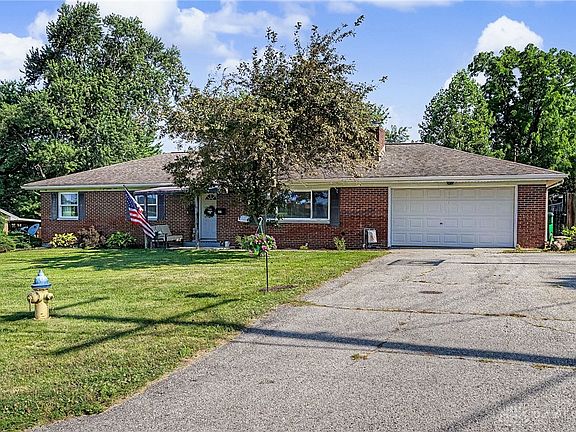 3rd image of 350 Broadway Rd