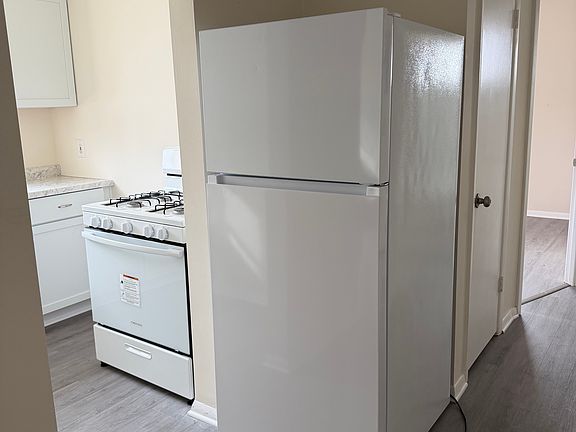 5th image of 4560 E 104th St #9