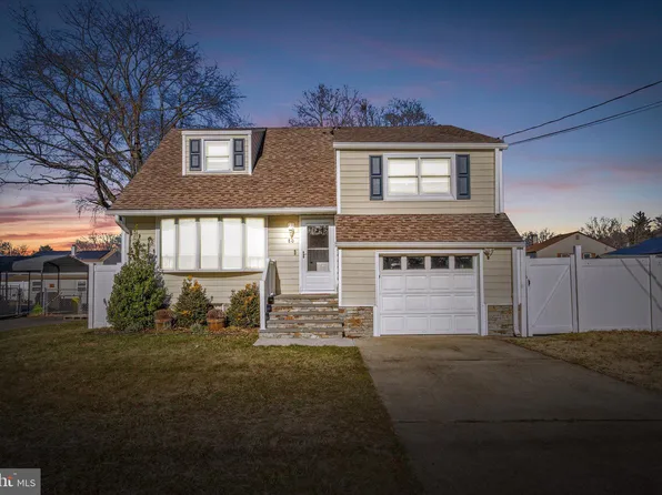 80 Barbara Dr, Hamilton, NJ 08619