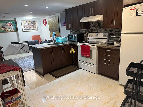 5th image of 1097 Warden Ave