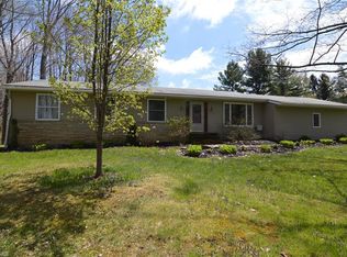 6675 Dewey Rd, Thompson, OH 44086