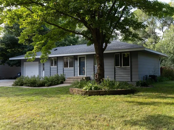 412 Livingston Ct, Northfield, MN 55057