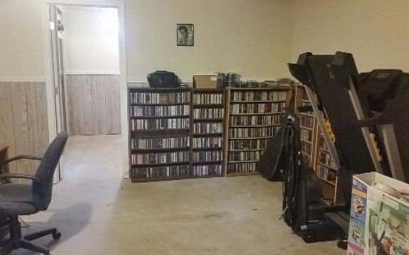 4th image of 2412 N Custer Ave