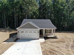 185 Rollins Acres Ln, Lillington, NC 27546