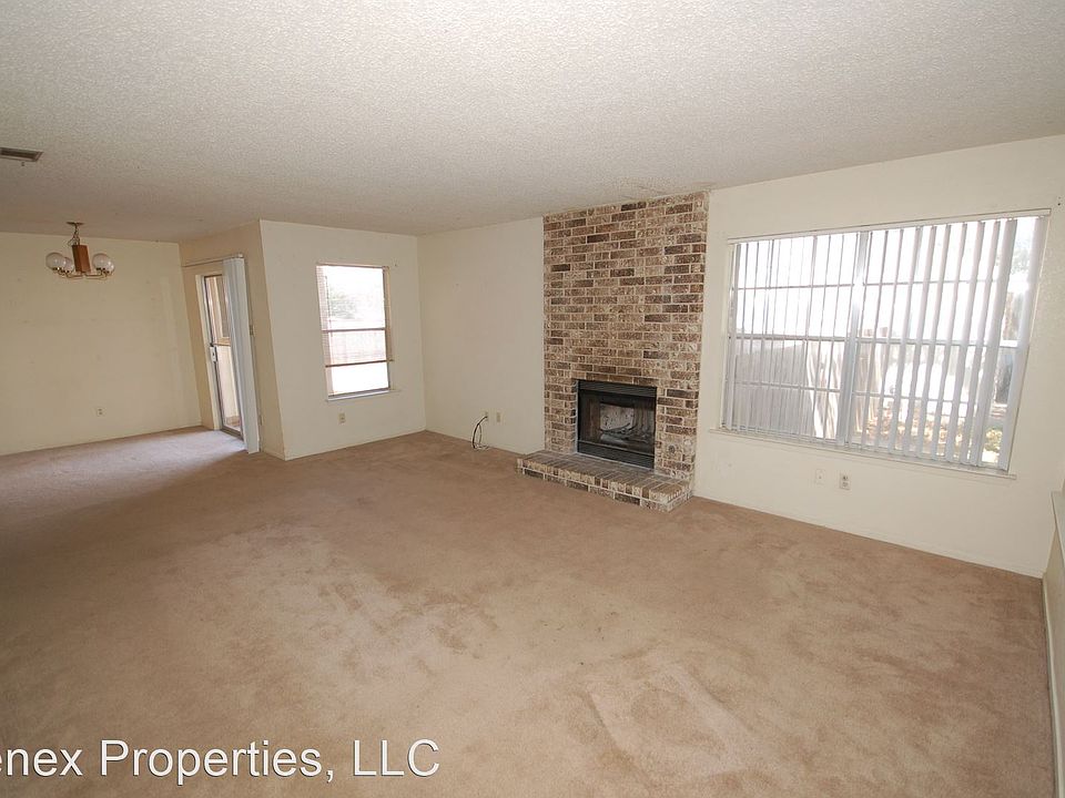2nd image of 407 Mountain Laurel Dr