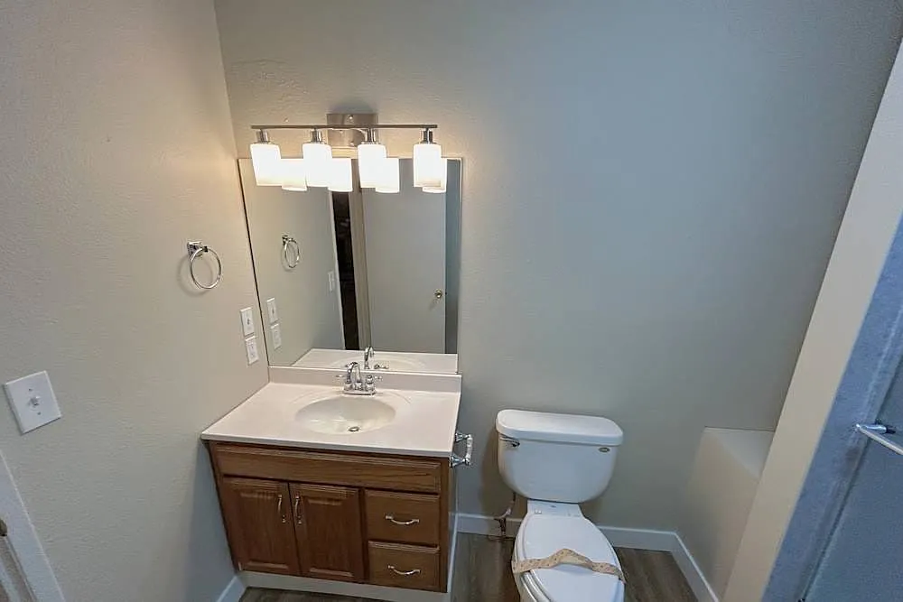 4 bed, 2.5 bath, 2290 sqft, $3,270 — Photo 2