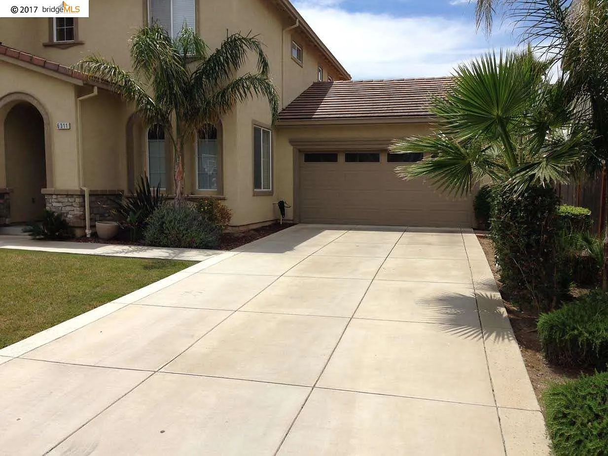 6311 Crystal Springs Cir photo 1