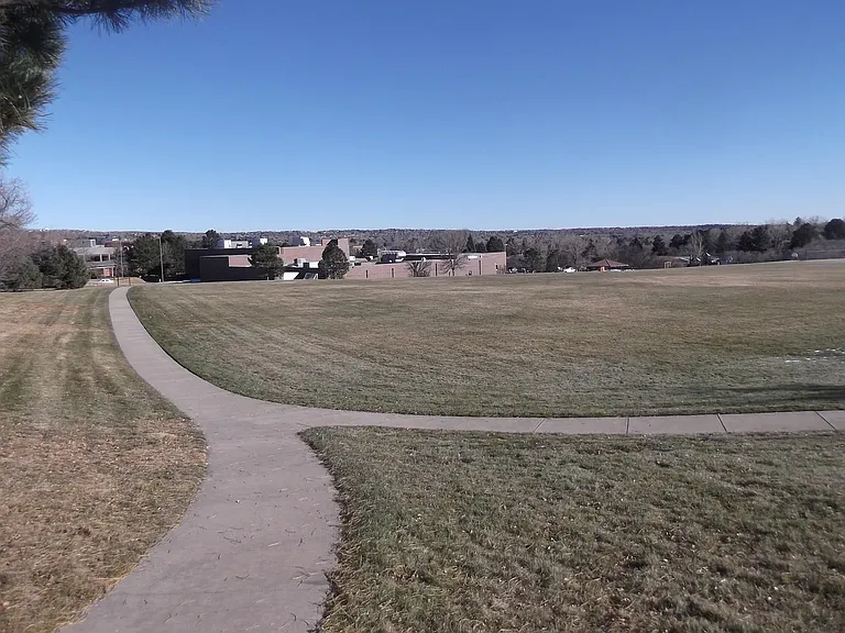 5205 Saddle Dr — Photo 2