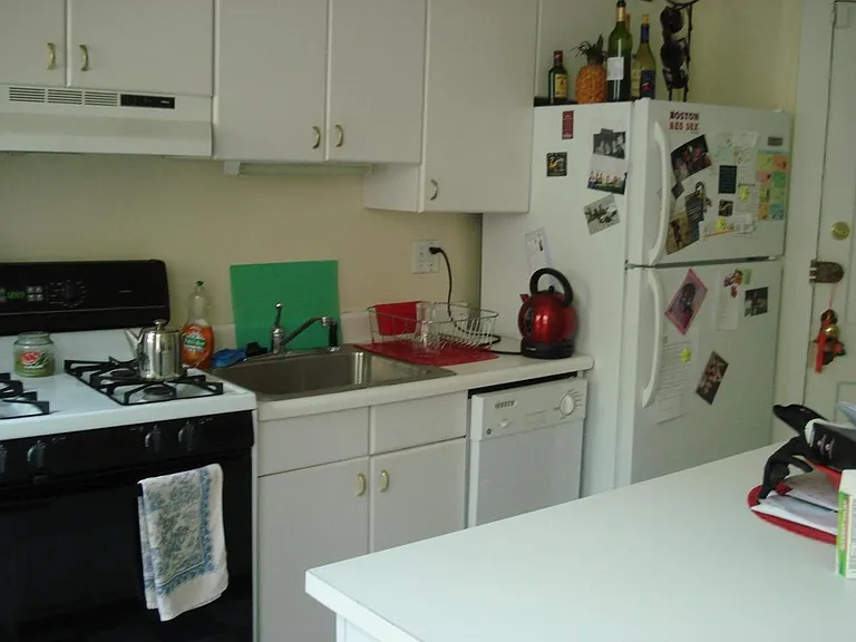 380 Riverway #5A — Photo 3