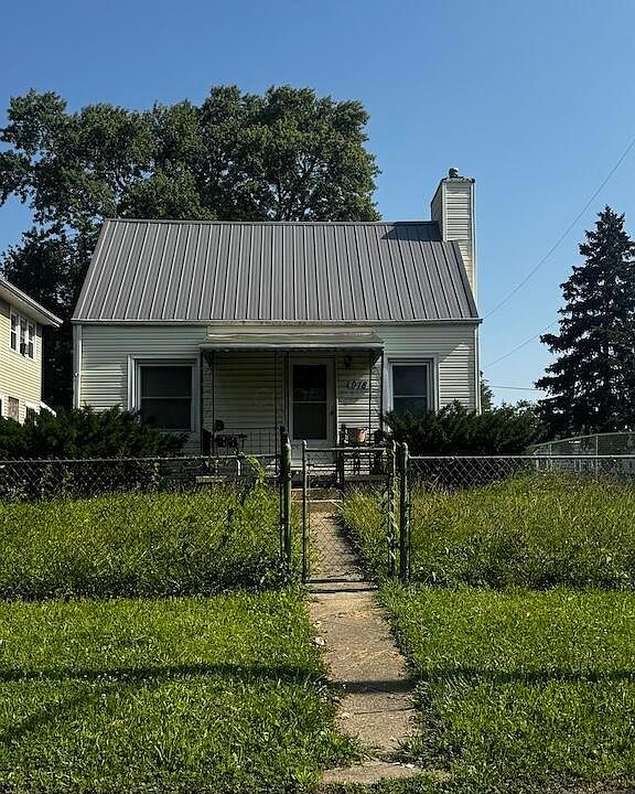 1st image of 978 E 18th Ave