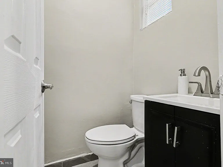 2238 Oakford St — Photo 15