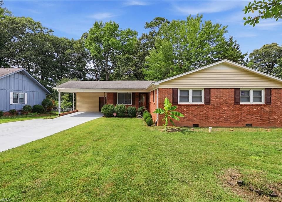1st image of 1609 Seven Oaks Pl