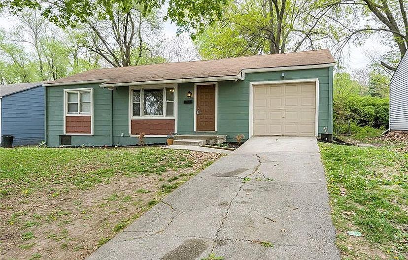 2nd image of 7129 Forest Ave
