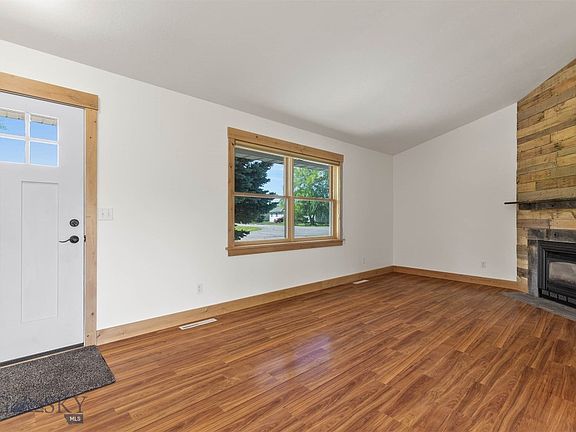 3rd image of 361 Valley Grove Dr