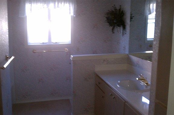 5th image of 420 Bridlewood Ave